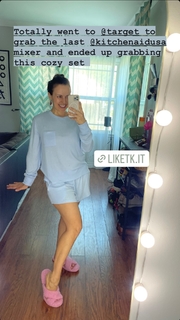 Olga Kay feet photo thumbnail