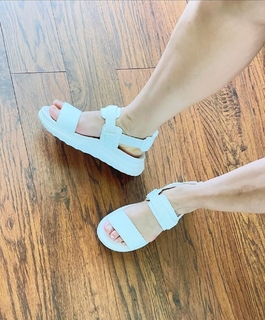 Olga Kay feet photo thumbnail