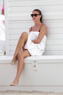Olga Kent feet photo 1