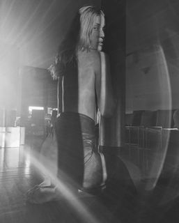 Olga Kent feet photo 14