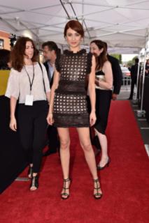 Olga Kurylenko feet photo thumbnail