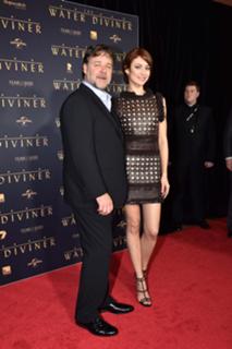 Olga Kurylenko feet photo thumbnail