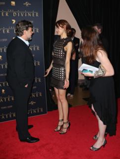 Olga Kurylenko feet photo thumbnail