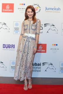 Olga Kurylenko feet photo thumbnail
