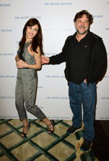 Olga Kurylenko feet photo thumbnail