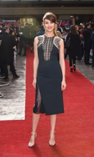 Olga Kurylenko feet photo thumbnail