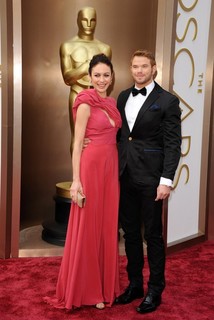 Olga Kurylenko feet photo thumbnail