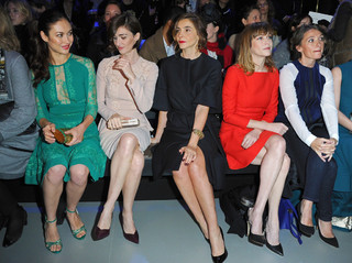 Olga Kurylenko feet photo thumbnail