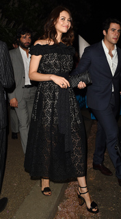 Olga Kurylenko feet photo thumbnail