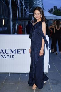 Olga Kurylenko feet photo thumbnail