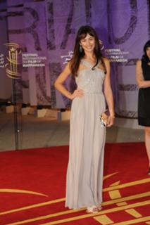 Olga Kurylenko feet photo thumbnail
