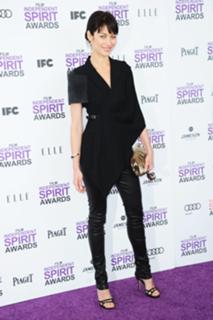 Olga Kurylenko feet photo thumbnail