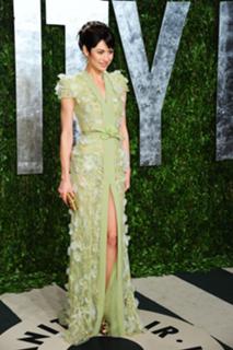 Olga Kurylenko feet photo thumbnail
