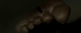 Olga Kurylenko feet photo thumbnail