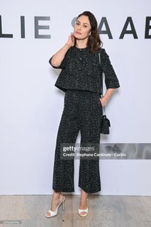Olga Kurylenko feet photo thumbnail