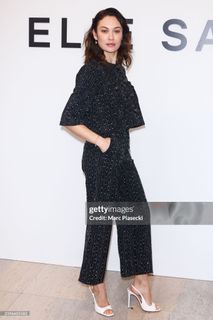 Olga Kurylenko feet photo thumbnail
