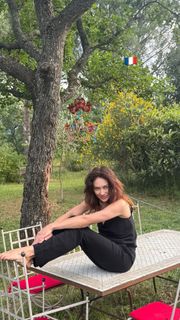 Olga Kurylenko feet photo 1