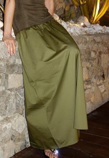 Olga Kurylenko feet photo 3