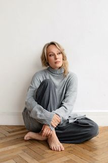 Olga Lomonosova feet photo 1