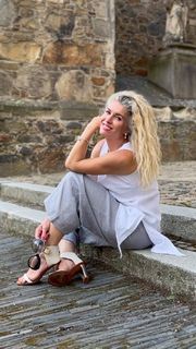Olga Menzelová feet photo 8