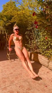Olga Menzelová feet photo 9
