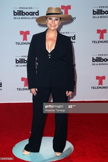 Olga Tañón feet photo 17