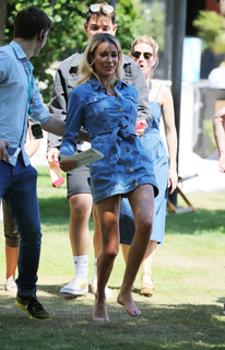 Olivia Attwood feet photo thumbnail