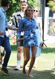 Olivia Attwood feet photo thumbnail