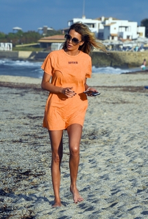 Olivia Attwood feet photo thumbnail