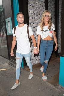 Olivia Attwood feet photo thumbnail