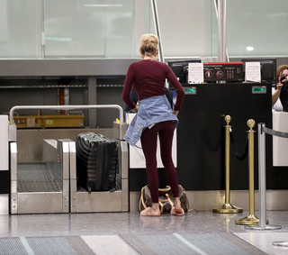 Olivia Attwood feet photo thumbnail