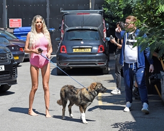 Olivia Attwood feet photo thumbnail