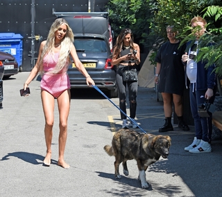 Olivia Attwood feet photo thumbnail