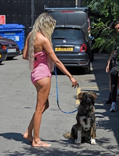 Olivia Attwood feet photo thumbnail