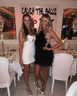 Olivia Attwood feet photo thumbnail