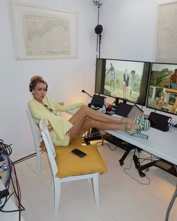 Olivia Attwood feet photo thumbnail