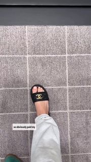 Olivia Attwood feet photo thumbnail