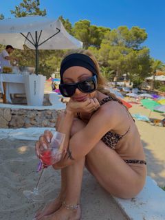Olivia Attwood feet photo 4