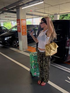 Olivia Attwood feet photo 3
