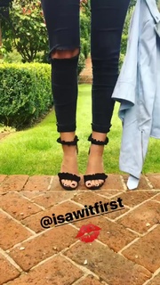 Olivia Bentley feet photo 8