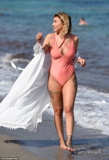 Olivia Buckland feet photo 8