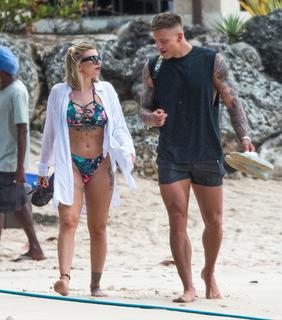 Olivia Buckland feet photo 5