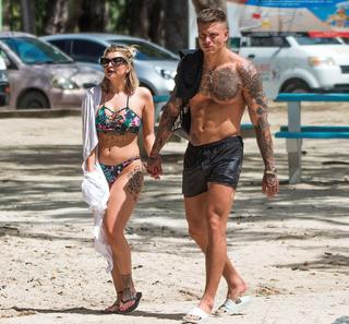 Olivia Buckland feet photo 1