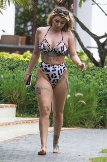 Olivia Buckland feet photo 11