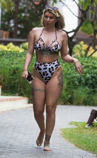 Olivia Buckland feet photo 10