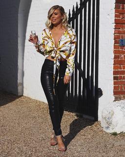 Olivia Buckland feet photo 3