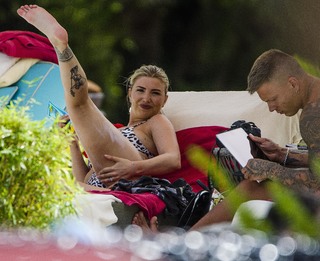 Olivia Buckland feet photo 16