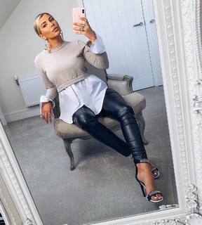 Olivia Buckland feet photo 4