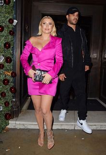 Olivia Buckland feet photo 3