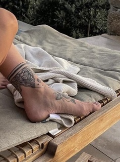 Olivia Buckland feet photo 3